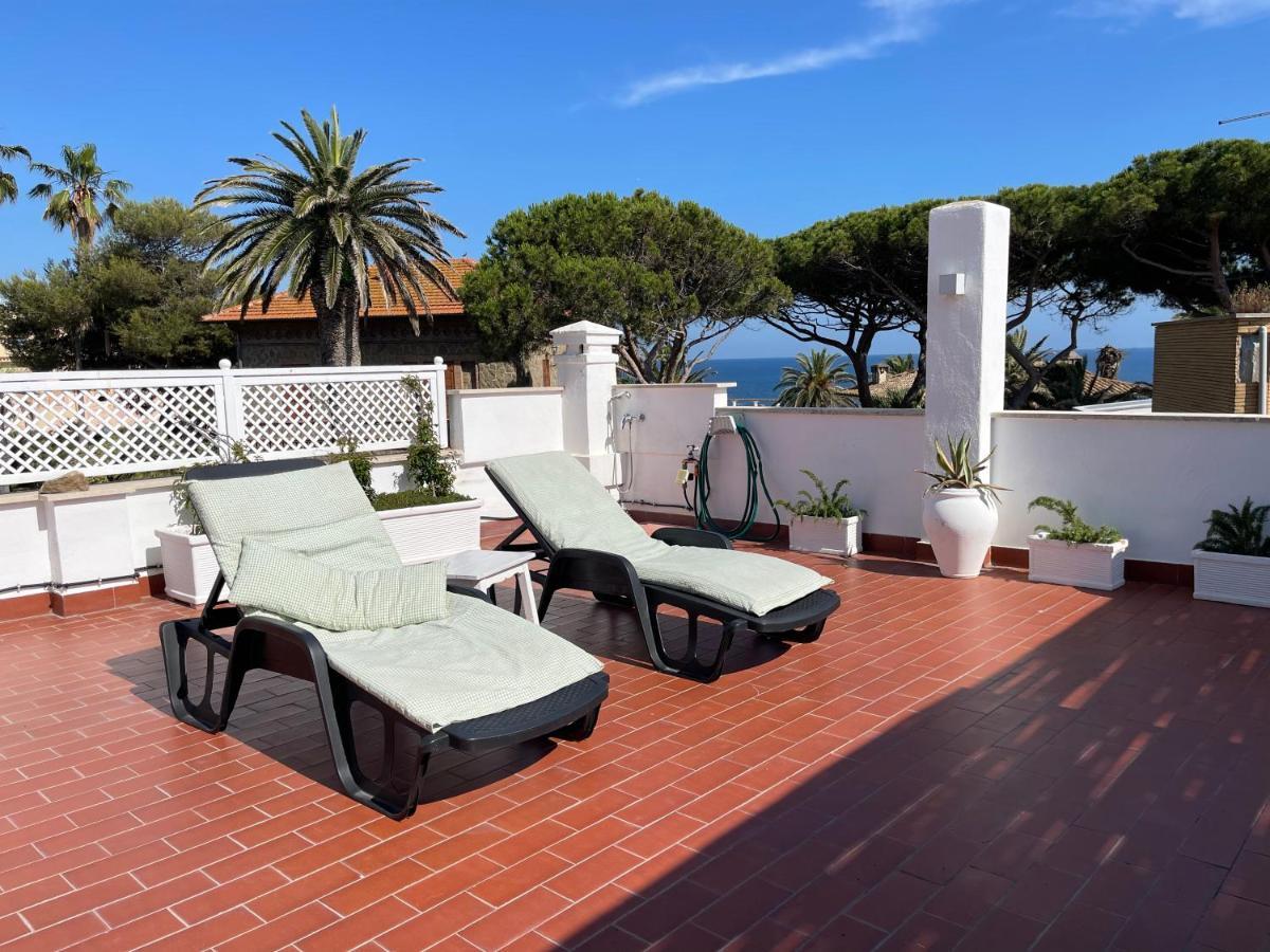 Вилла La Terrazza Sul Mare Санта-Маринелла Экстерьер фото